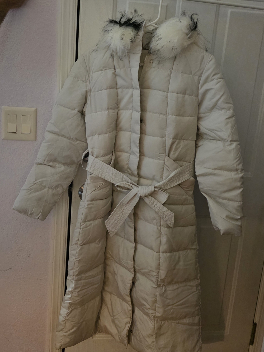 NWOT- Floor Length Small Women's Long Quilted Puffer Coat with Faux Fur Trim